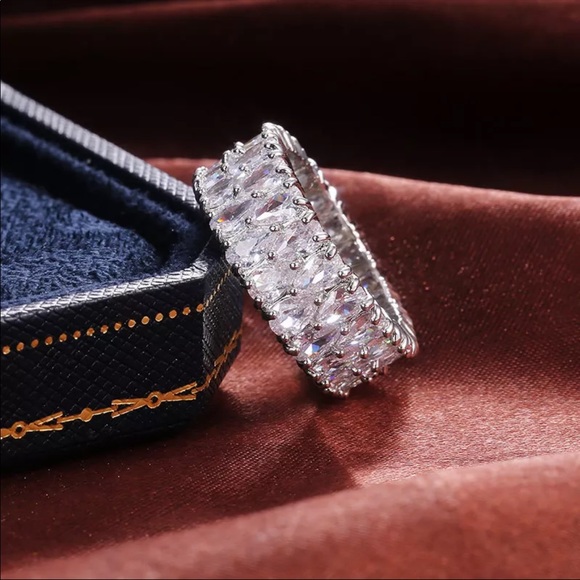 New Beautiful Silver color Diamonds Ring - Picture 3 of 10